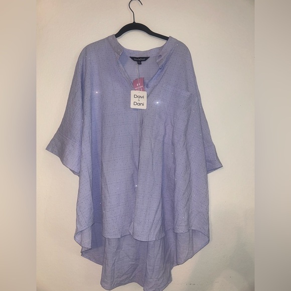 Davi & Dani Rhinestone
Pleat Back Short Sleeve
Loose Fit Shirt - Picture 12 of 12